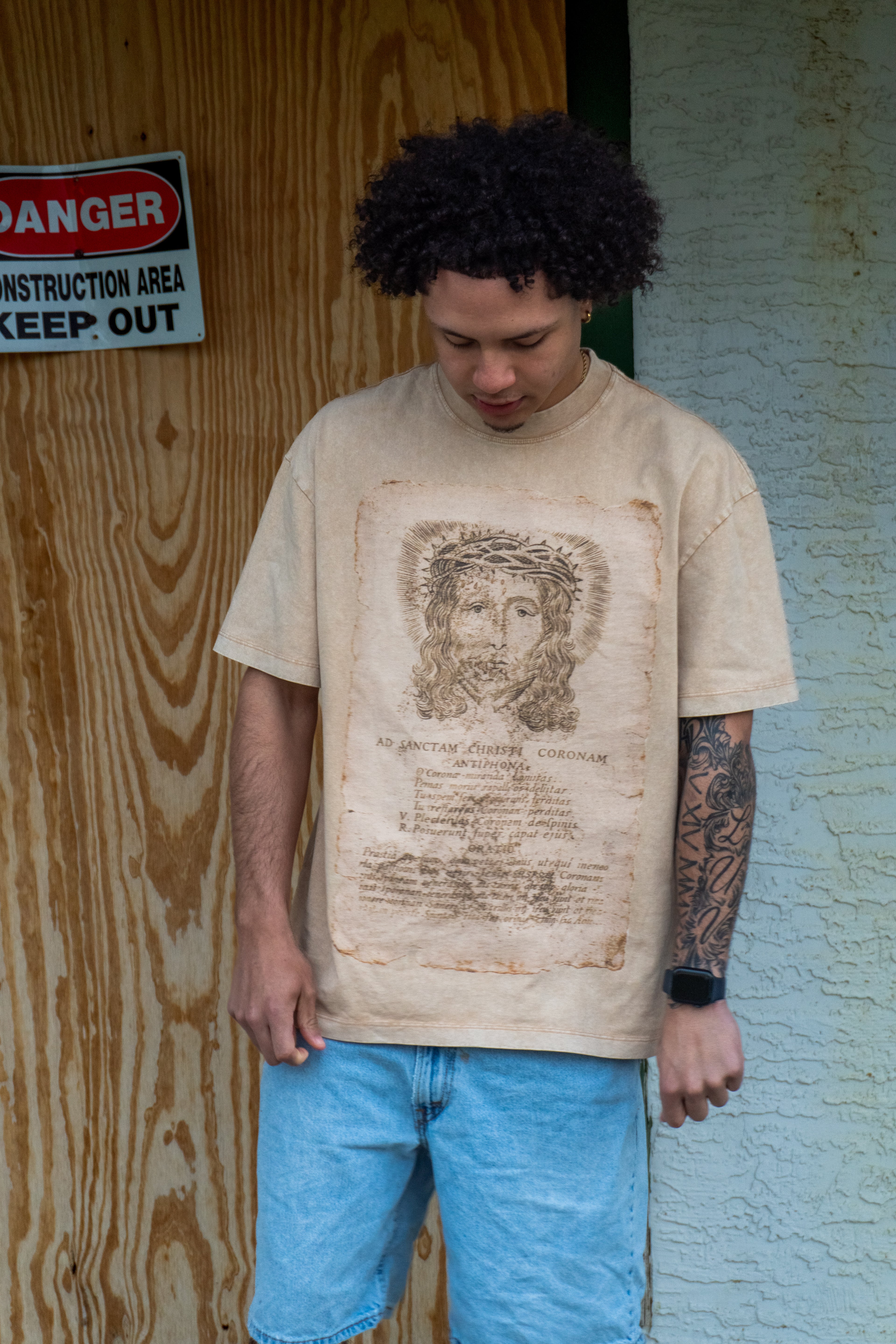 “Veraikon” Tan Tee